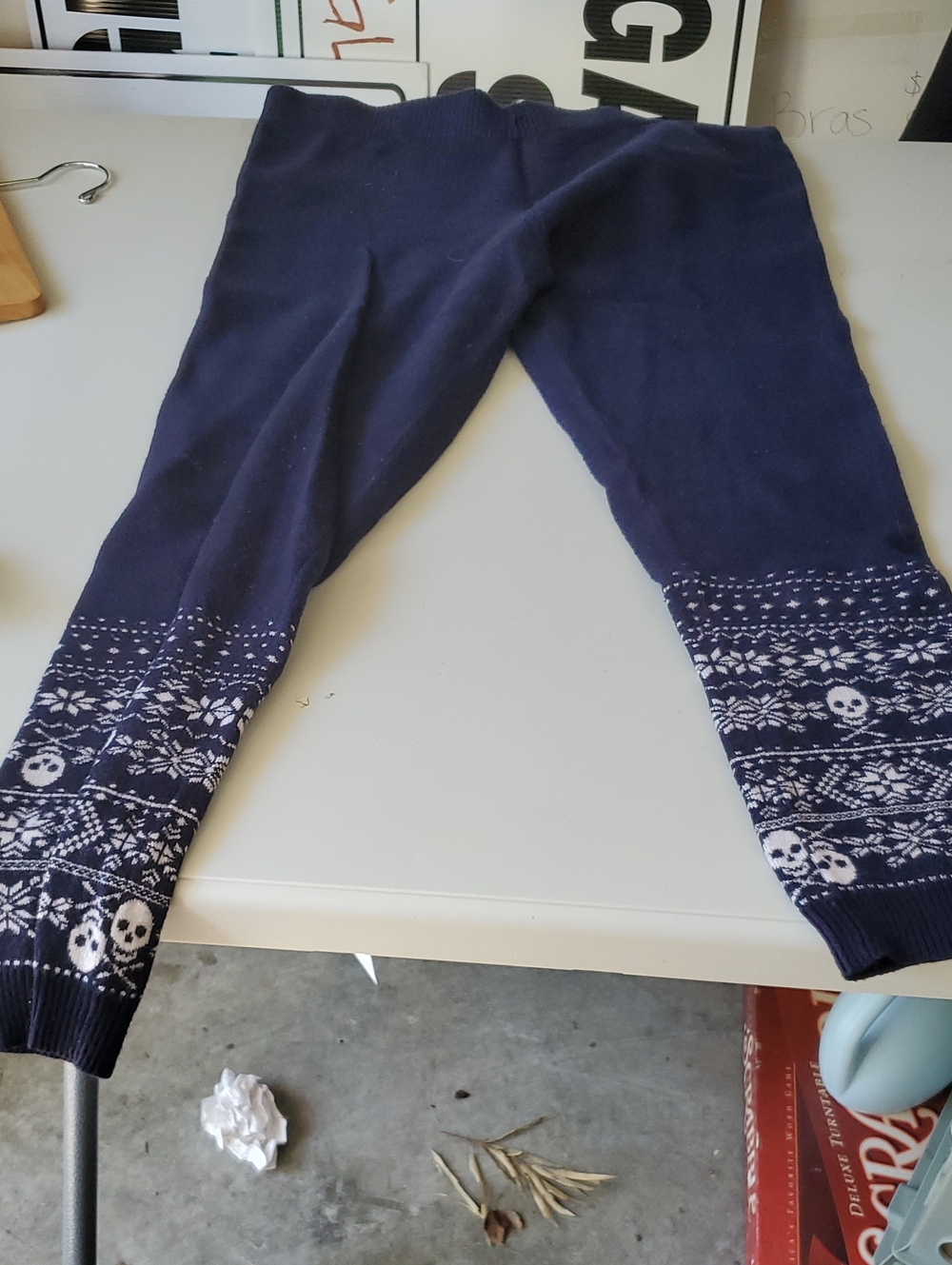 torrid Navy Leggings with White Skull Fair Isle Cuffs